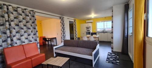 Montamise Apartment | Family-Friendly Loft Near Futuroscope with 9.9 Guest Rating