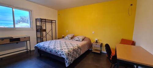 Montamise Apartment | Family-Friendly Loft Near Futuroscope with 9.9 Guest Rating