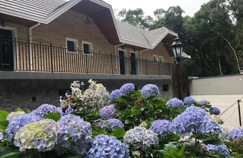 Campos do Jordao Apartment | Top-Rated Loft Near the Cable Car with Perfect Score