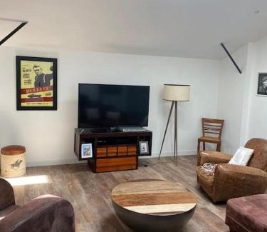 Laval Apartment | Cozy Loft Near City Center with Family-Friendly Amenities