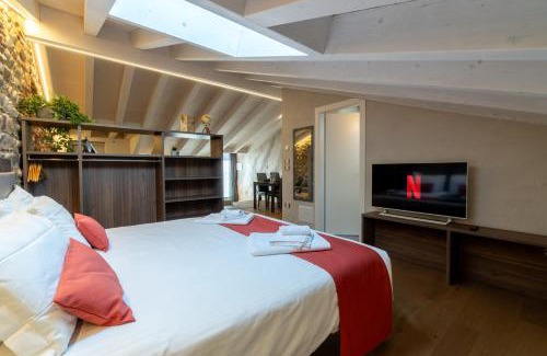 Peschiera del Garda City Centre Apartment | Outstanding Loft Roby: Guest Rated 9.6 with Breakfast