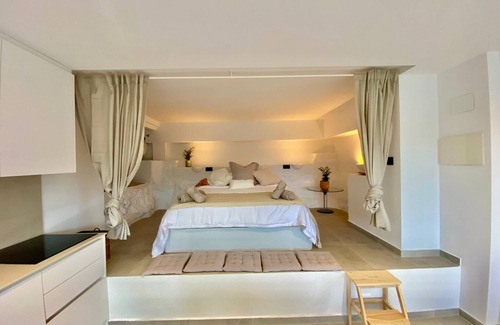 Vallpineda Apartment | Tranquil Loft for Family Getaways and Relaxation