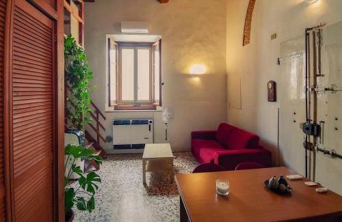 Florence Apartment | Cozy Loft Rustico: Pet & Child Friendly Getaway