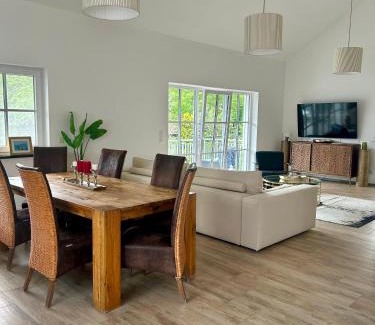Utting am Ammersee Apartment | Family-Friendly Loft “Samuel” with a 9.6 Guest Rating