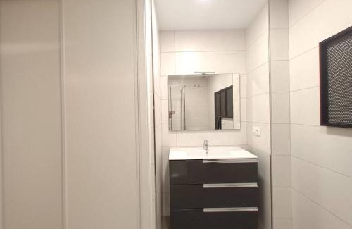 La Coruna Apartment | Family-Friendly Loft San Lorenzo 22 with Great Amenities