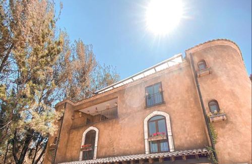 Santeagueda Apartment | Stylish Loft Santiago Val’quirico with Hot Tub & Pet-Friendly