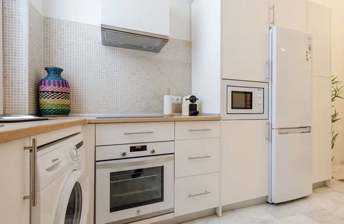 Alameda Apartment | Discover Loft Sevilla Centro: Family-Friendly & Accessible Stay