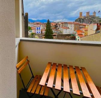 Foix Apartment | Relax at LOFT sous un ciel étoilé: Hot Tub & Family Friendly