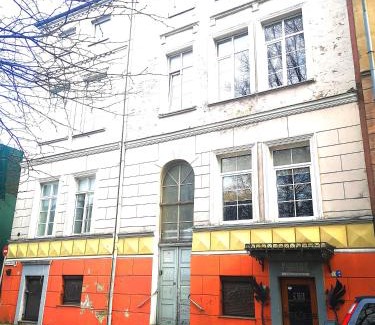 Old Town Apartment | Cozy Loft Studio in Historic Old Town, Family Friendly Stay