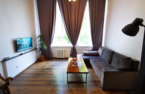 Old Town Apartment | Cozy Loft Studio in Historic Old Town, Family Friendly Stay