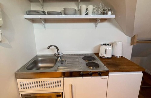Cambridge Apartment | Cozy Loft Studio in Prime Central City Location