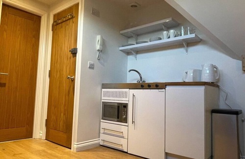 Cambridge Apartment | Cozy Loft Studio in Prime Central City Location