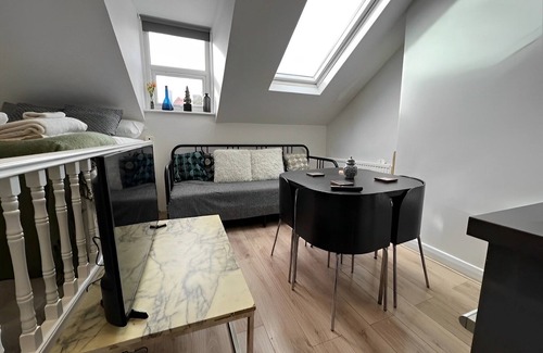 Shepherd's Bush Apartment | Loft studio Shepherd's Bush London near everything