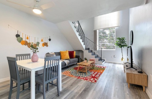 Virginia Gardens Apartment | Trendy Loft-Style 1 Bedroom Apt with Fast Wi-Fi & Pool