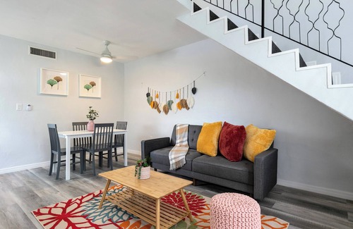Virginia Gardens Apartment | Trendy Loft-Style 1 Bedroom Apt with Fast Wi-Fi & Pool