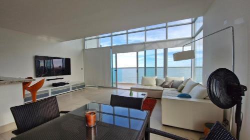 Nueva Gorgona Apartment | Loft Style Beachfront Apartment