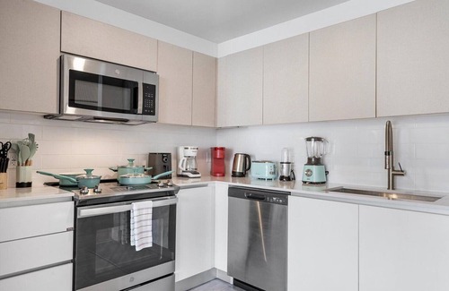 Ojus Apartment | Stylish Loft with Ocean View & Family-Friendly Amenities