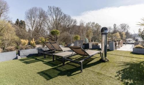 Auteuil Apartment | Waterfront Loft with Parking & Family-Friendly Amenities