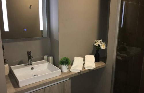 Benito Juarez Apartment | Modern WTC Apartment with Pool & Breakfast Included