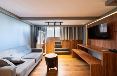 Sao Paulo Apartment | Inviting Loft Vila Madalena with Pool and Ocean Views