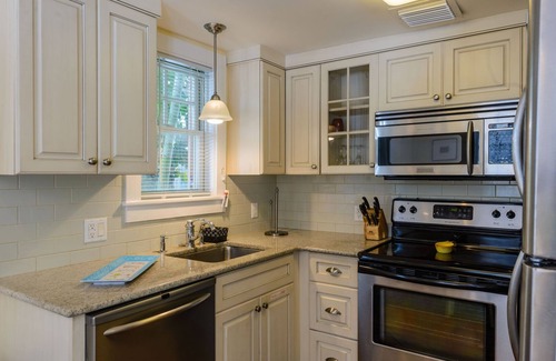 Downtown Villa | Prime Loft Villa Steps from Duval with Pool & Breakfast