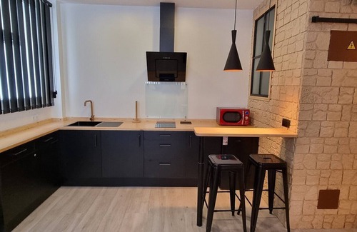 Santander Apartment | Vintage Loft with Spa and Kitchen Amenities Await You