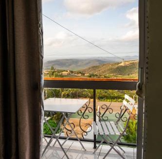 Serra de Sao Bento Cabin | Scenic Loft Vista da Serra with Full Kitchen - Rated 9.8/10