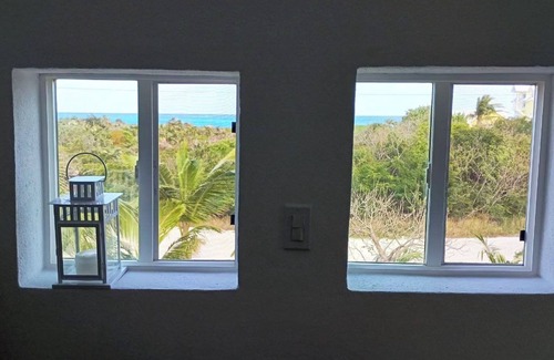 Farmer's Hill House | Loft with ocean view and beach accessn