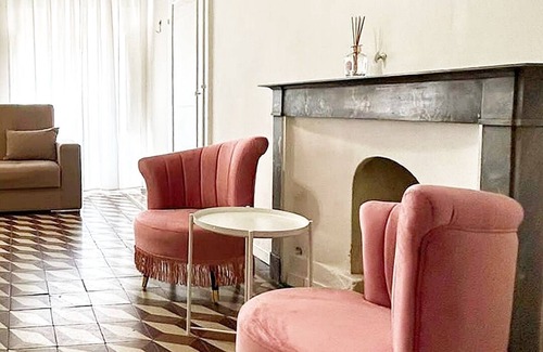 Quartiere di Porta Crucifera Apartment | Inviting Loft with Private Bathroom & Pet-Friendly Perks