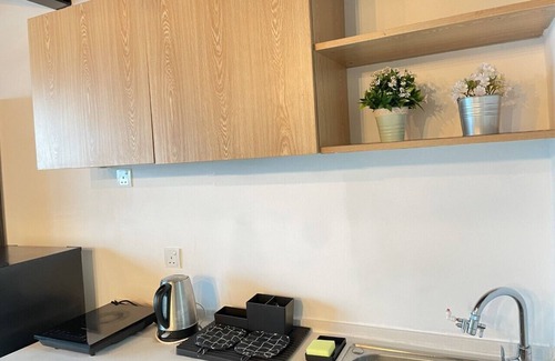 Sungai Penchala Apartment | Relaxing Loft with City View, Netflix & Breakfast Included