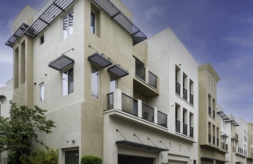 Aliso Viejo Apartment | LOFT21 - Premier Guest Accommodations with Pool & Breakfast