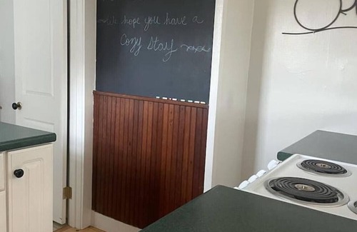 Shelburne Apartment | Cozy 1 Bedroom Retreat in Historic Downtown Shelburne
