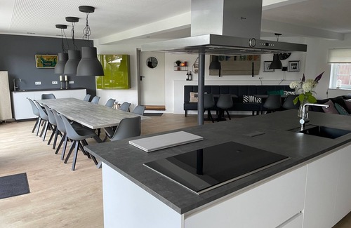 Bad Muender am Deister House | LOFTHOF: Modern XXL Retreat with Billiards and Pool