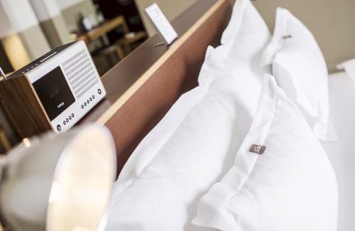 Murg Hotel | Discover Lofthotel Walensee: Pet-Friendly Retreat with Hot Tub