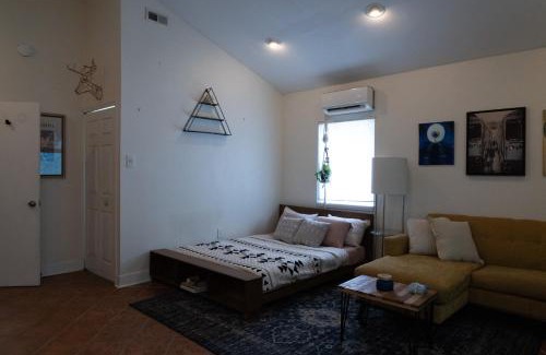Pine Castle House | Relaxing Lofty Dreams B&B near Disney & Universal