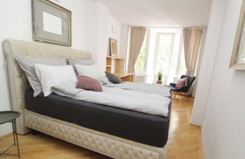 Old Town Apartment | Lofty Luxury 3 BD Apartment 140 sqm, in Downtown Bascarsija