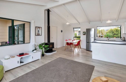 Paihia House | Unforgettable Lofty Te Haumi - Paihia Holiday Home Awaits