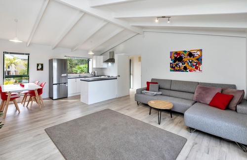 Paihia House | Unforgettable Lofty Te Haumi - Paihia Holiday Home Awaits