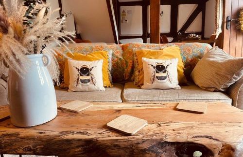 Whitbourne House | Cozy Crumpelbury Cottage with Hot Tub and Pet-Friendly Perks