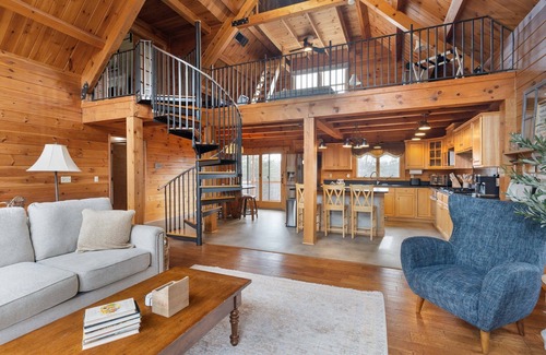 Clifford Cabin | Discover a Modern Mountain Log Cabin with Pool & Hot Tub