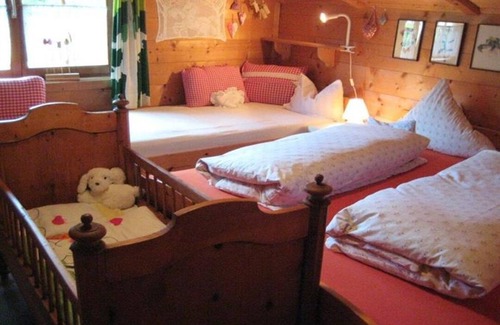 Kleinarl Cabin | Cozy Log Cabin in Kleinarl: Family-Friendly & Central