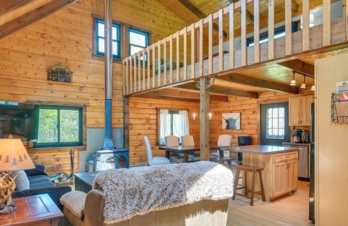 Denver Cabin | Cozy Log Cabin: 9 Mi to Plattekill & Belleayre Mtn