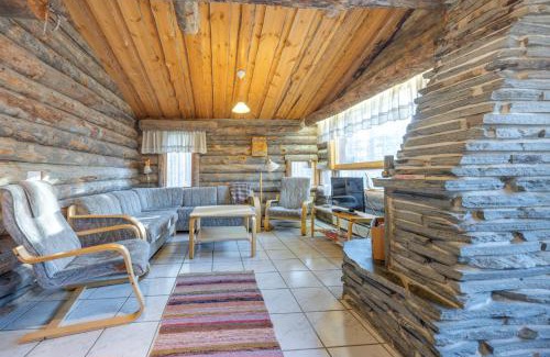 Suomu House | Pet-Friendly Kelohonkahuoneisto Käkriäinen B with Great Reviews