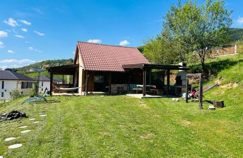 Resnik House | Pet-Friendly Oceanfront Log Cabin with Amazing Reviews