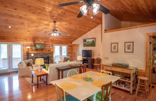 Fleetwood House | Log Cabin between Boone & J - Hot Tub - Private - Gas Fireplace - One Level