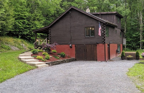 Denver Cabin | Cozy Log Cabin Near Skiing, Hiking, Shops & Dining
