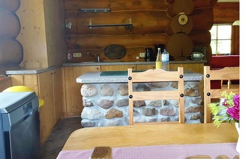 Nordhastedt House | Cozy Log Cabin Retreat with Spa and Pet-Friendly Amenities