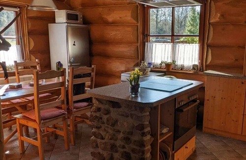 Nordhastedt House | Cozy Log Cabin Retreat with Spa and Pet-Friendly Amenities
