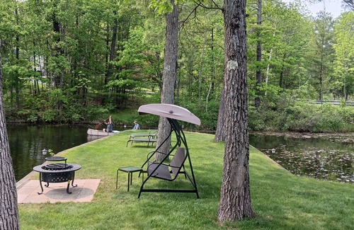 Lake George Cabin | Lakefront Log Cabin: Perfect Location Near Top Attractions