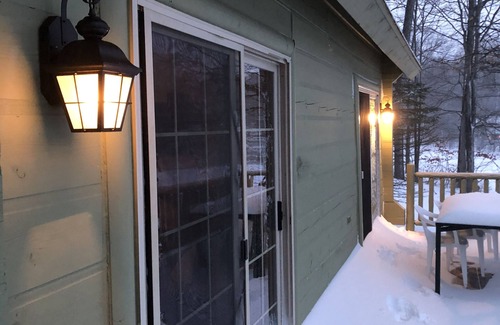 Lewiston Cabin | Experience the Cozy Log Cabin Dream for Family Getaways